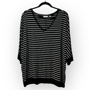 Reitmans The Relaxed Black n White Stripes Top 2X